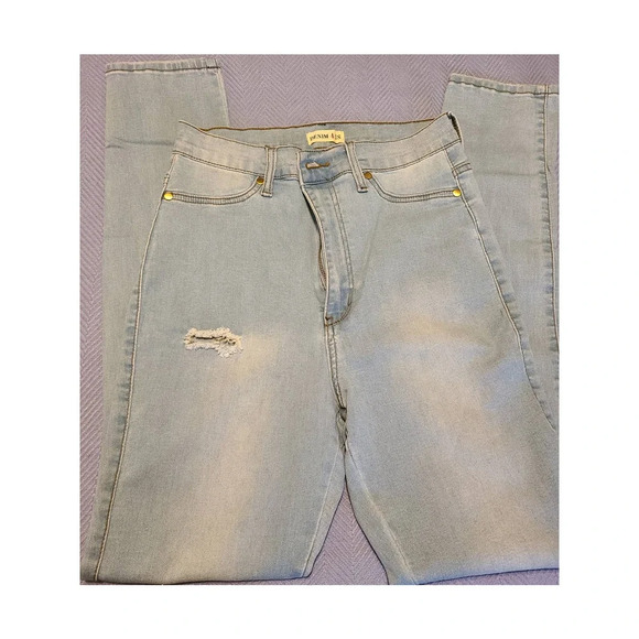 Denim 4 US Tapered Jeans Women's Size 13 Denim Cotton Blend Distressed (AA6) - Picture 1 of 7
